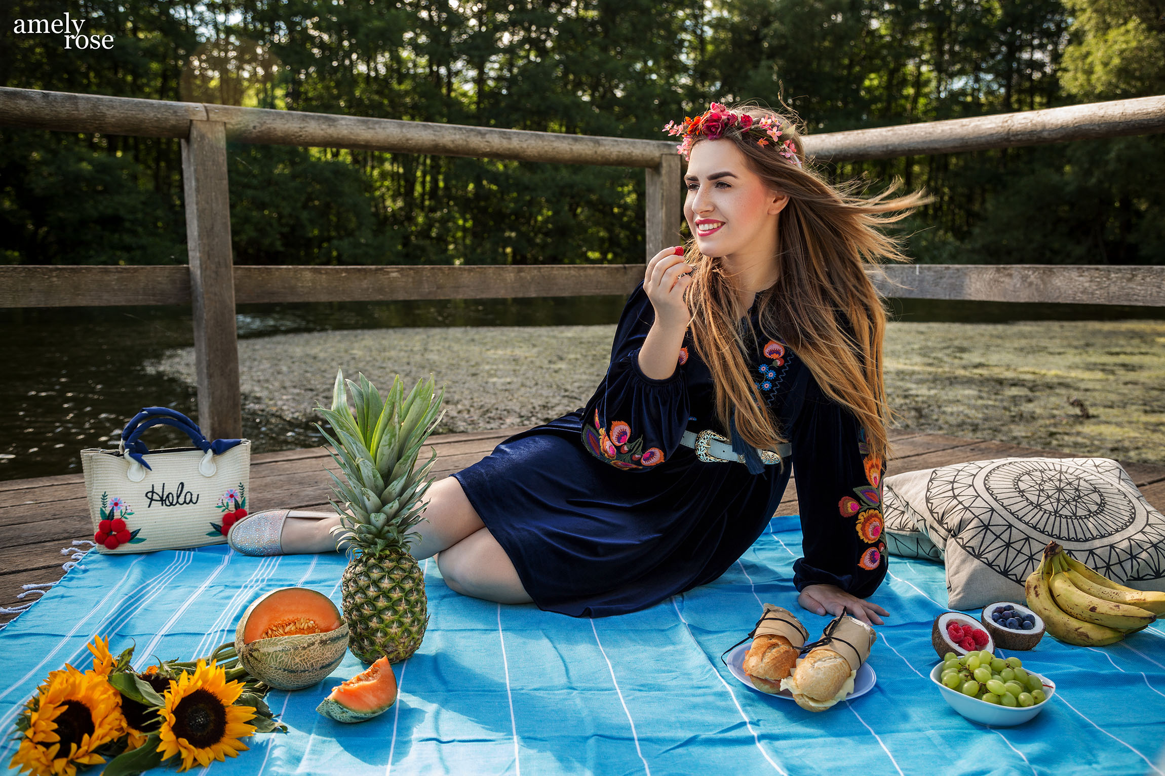 Amely rose verbringt den sommer am strand und zeigt euch die wichtigsten beach essentials. Wichtig eine stranddecke oder picknickdecke von jaliya. Die handgearbeiteten raditionellen tücher könnt ihr auch für euer hamam benutzen.