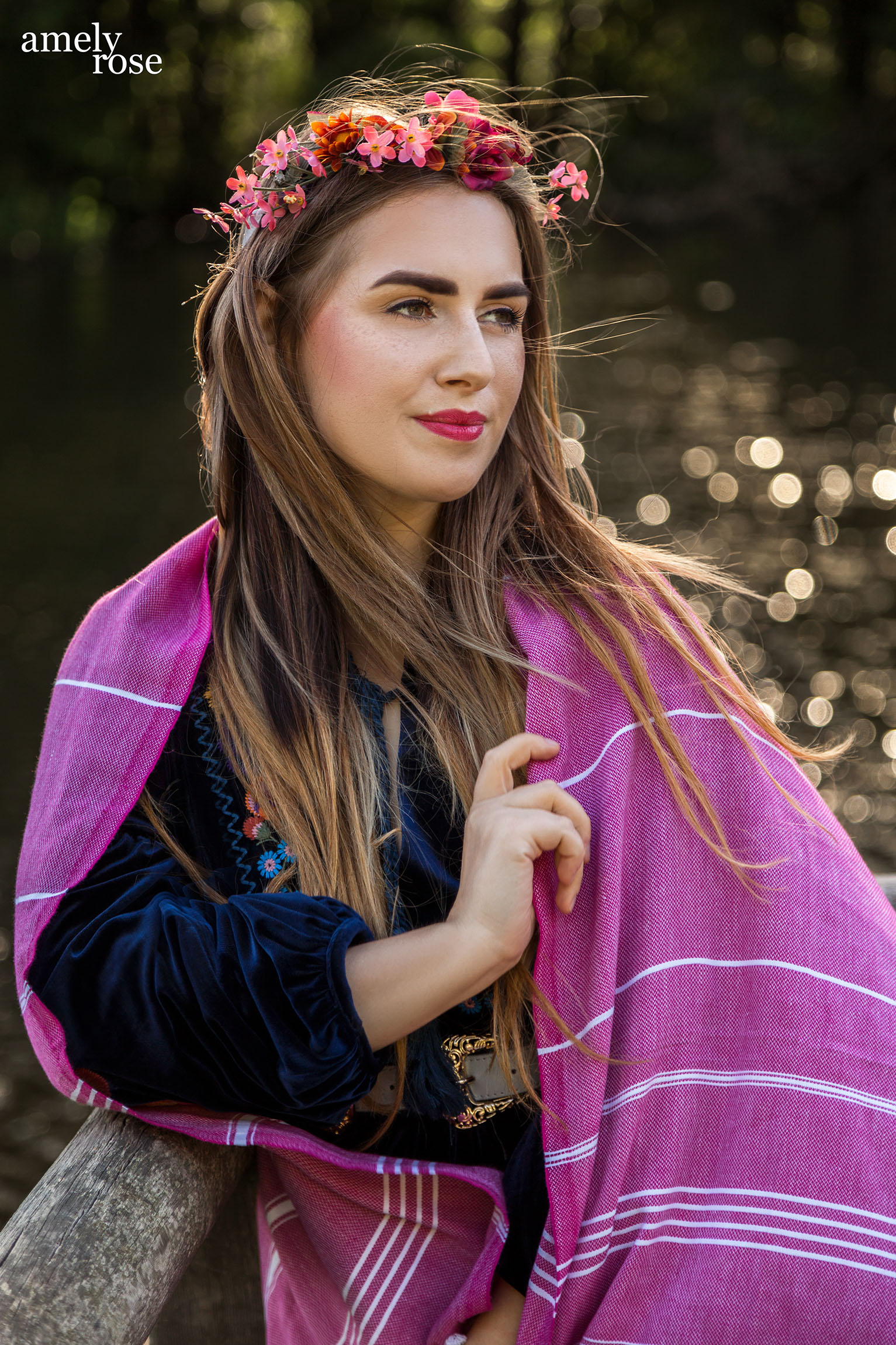 Amely rose verbringt den sommer am strand und zeigt euch die wichtigsten beach essentials. Wichtig eine stranddecke oder picknickdecke von jaliya. Die handgearbeiteten raditionellen tücher könnt ihr auch für euer hamam benutzen.