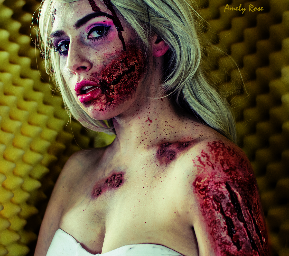 Amely Rose zeigt eine Horror Fotostrecke als grusel Barbie, ein Halloweenmake_up, ein Halloweenkostüm und ein sfx Make up tutorial.