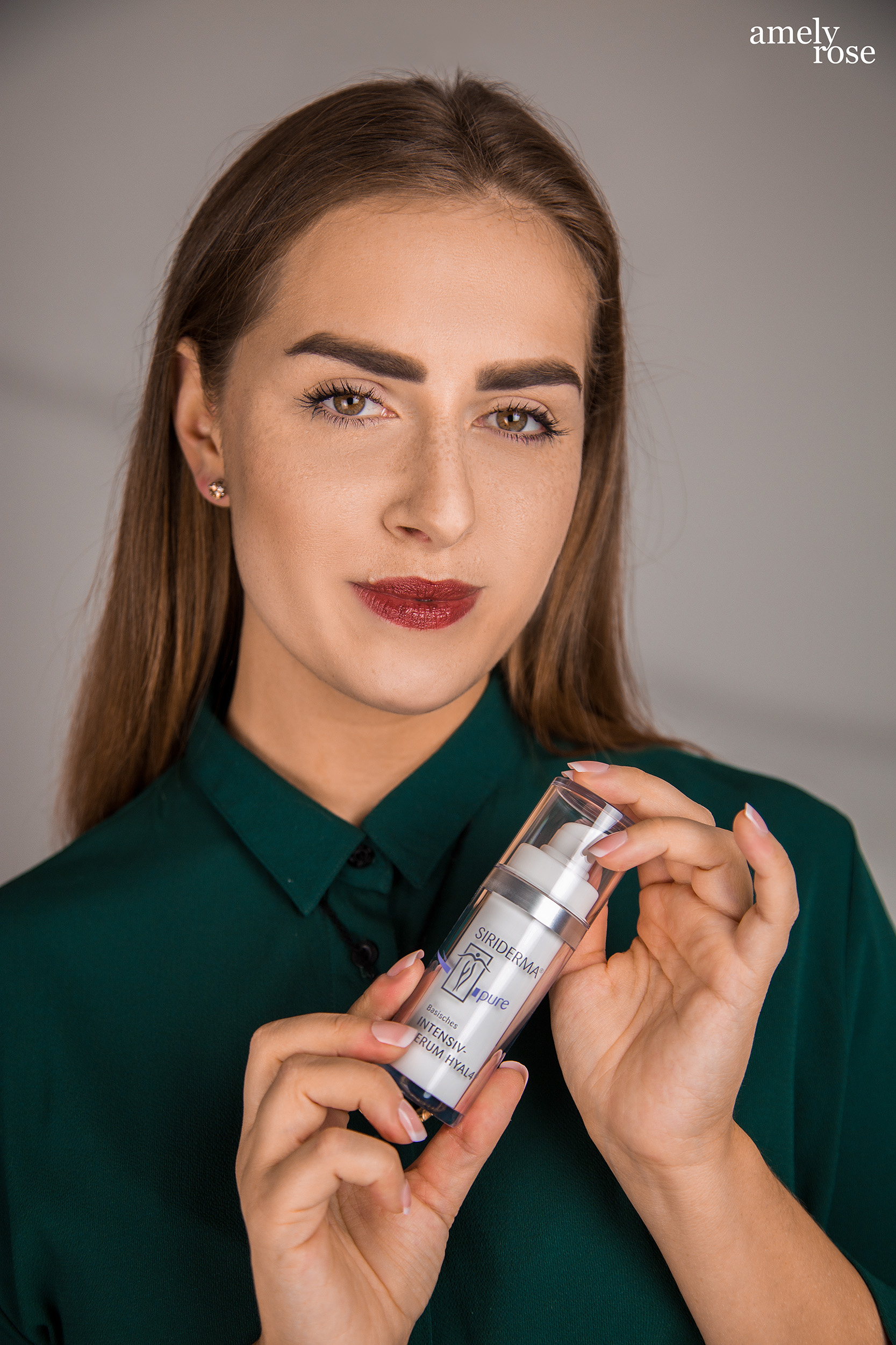 Amely Rose testet basische Pflegeprodukte im Beautyguide - vegane Kosmetik von siriderma Fashionportrait