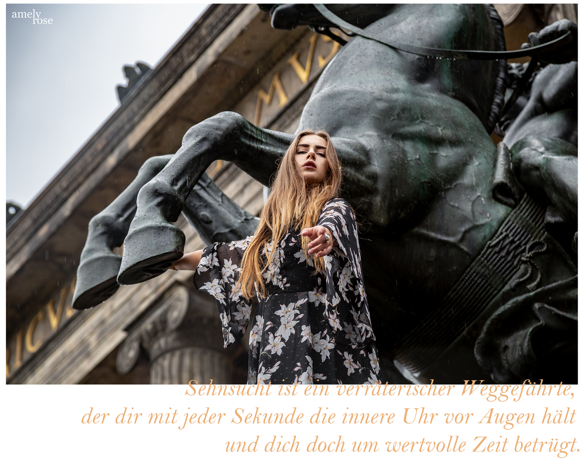 amely rose, fashionblogger in a classy maxidress in berlin - bw fashion editorial and photoshooting - statue 