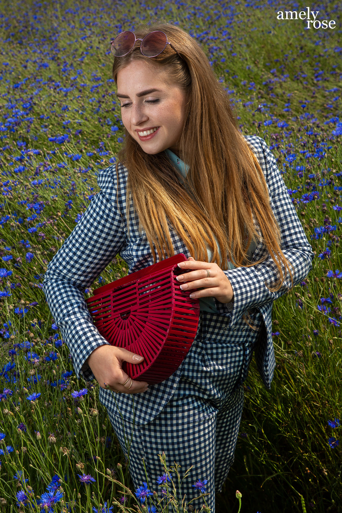 AMELY ROSE FASHIONBLOGGER Influencer, flower, blume, flowerpower, blumenfeld, flowerfield, amsterdam, cgn, köln, netherlands, summerlook, portrait, fashioneditorial, 