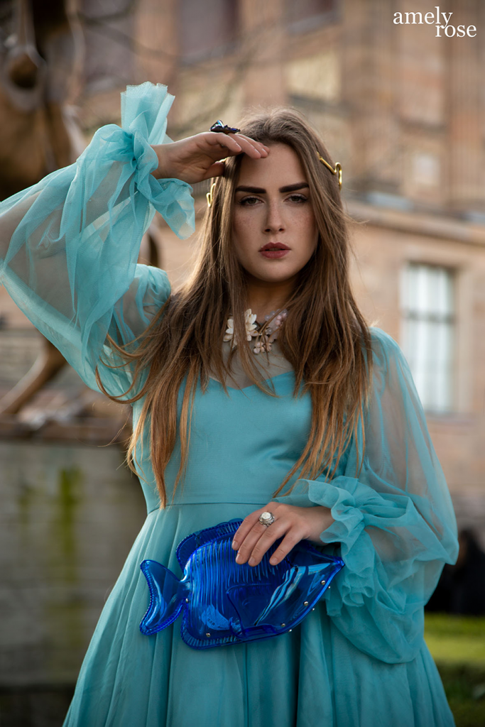 Amely_rose_amelyrose_fashion_fashionblog_mode_modeblogger_bluedress_blue_zara_H&Mkleid_portrait_berlin_berlinfahsionweek_bfw