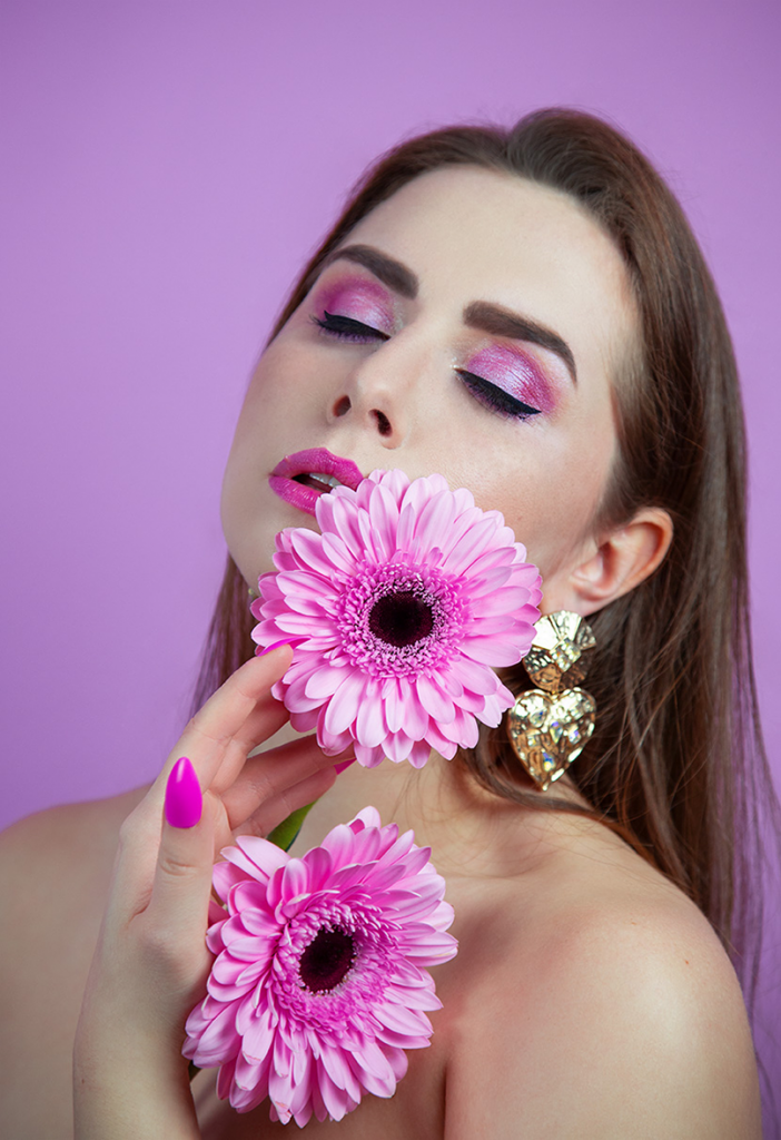 amelyrose, amelyrose, Chrimaluxe-Minerals, makeup, make up, portrait, eye make up, red smokey eyes, gothic make up, abiballlook, schminke, schminktipps, youtube_schmink_tutorial, portrait, puder, mineralien_uder, glitzer_lidschatten, lidschatten, dark lips, matter_lippenstift, flower, spring, frühling, frühlingsanfang, blumen, blume, blumenfotografie, nature photography,