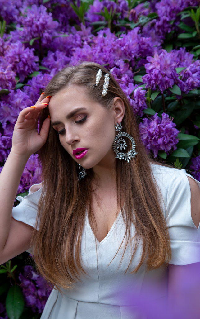 blume, flower, portrait, flowerportrait, Girl, Amely rose, Amely_rose, peoplephotography, menschen Portrait, Long hair dont care, Blondine, Beauty make up, fairytale photography, lilac, purple, spring, corona, was tun bei corona, frühlingsgefühle, white dress, zara kleid, 