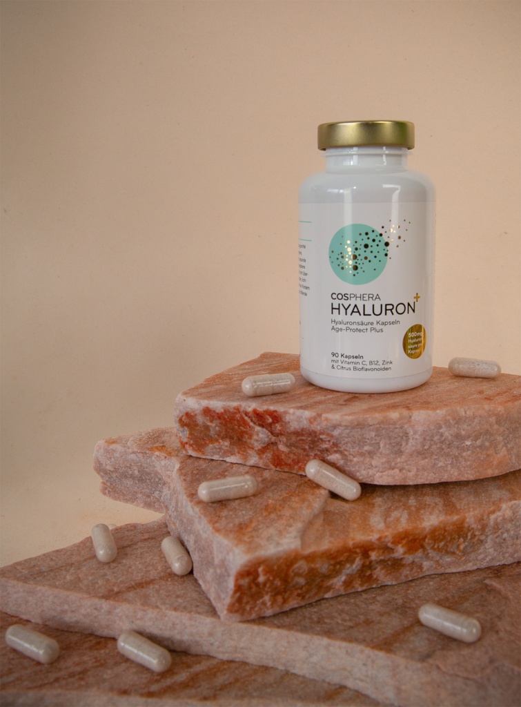 amely rose, cosphera, cosphera meinung, cosphera empfehlung, produkttest, gesichtspflege, hyaluron, gesichtscreme, feuchtigkeitspflege, was tun bei falten, produkttesterin, hautpflege, kosmetik, vegane kosmetik, vegane pflege, tierversuchsfreie kosmetik, produktreview, vitamin c, feuchtigkeitscreme, wimpernserum, augenbrauenserum, produktfotografie, morgenpflege, abendpflege, morgenroutine, abendroutine, lashes, fakelashes, wimpernlifting,